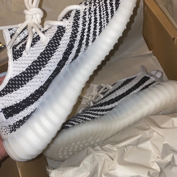 YEEZY 350 ZEBRA - Picture 5 of 5